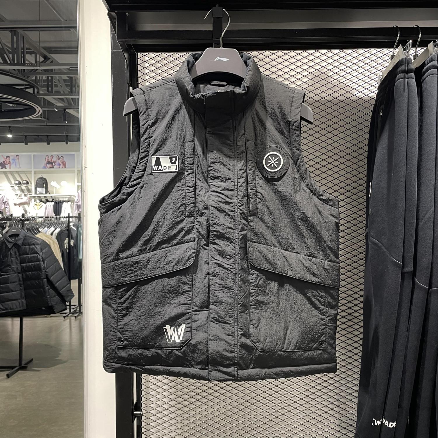 李宁男子羽绒马甲冬季款韦德防泼水鹅绒保暖立领休闲外套AMRT025