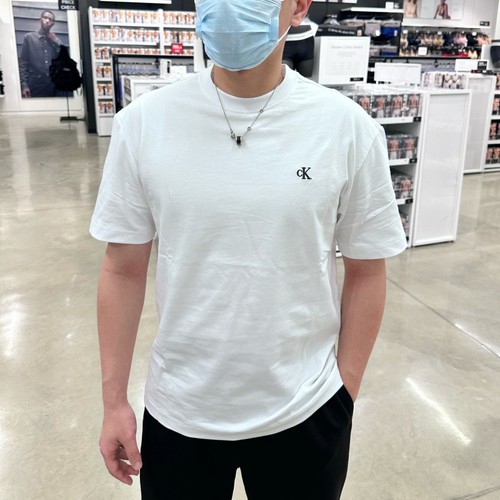 CK简约纯色logo刺绣圆领短袖T恤