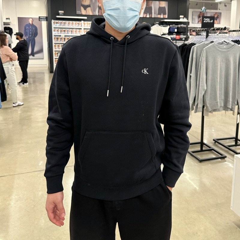 CK休闲纯色LOGO连帽加绒套头卫衣