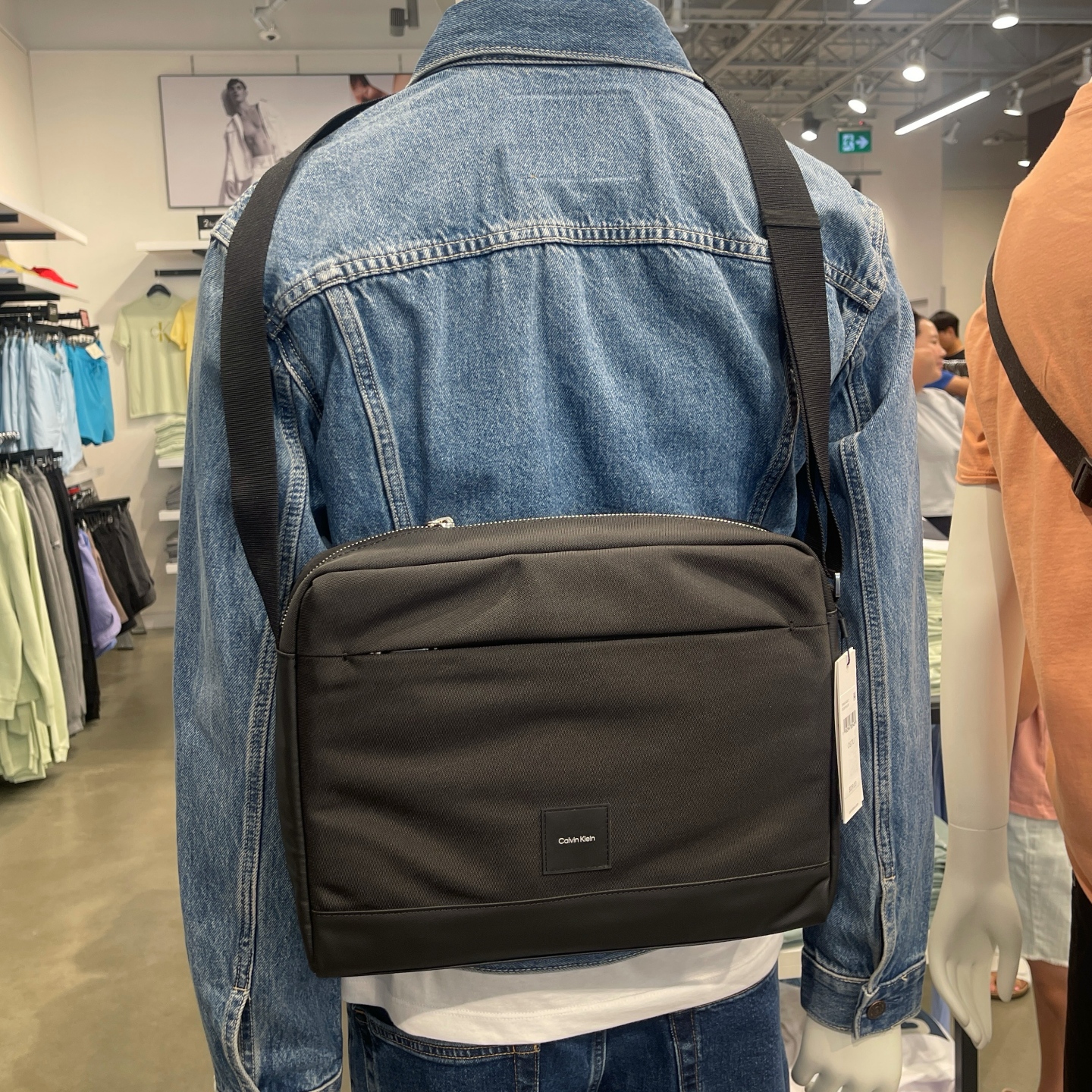 Calvin Klein CK 时尚简约百搭休闲小方包斜挎包单肩包 男女同款