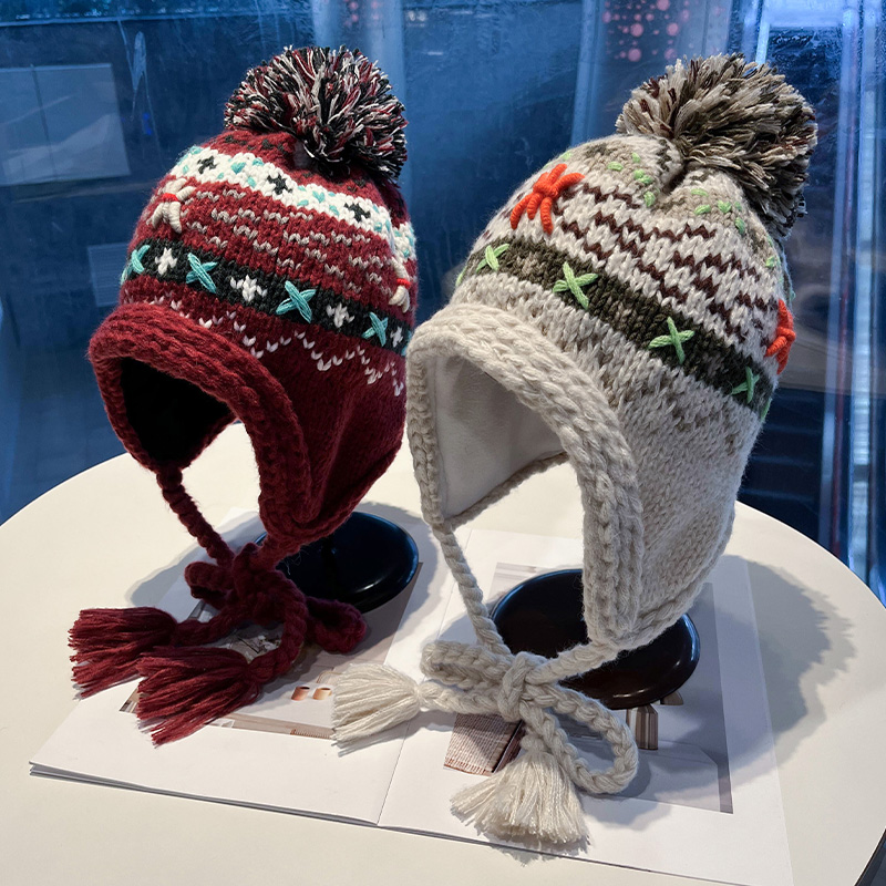 费尔岛风提花毛球针织帽