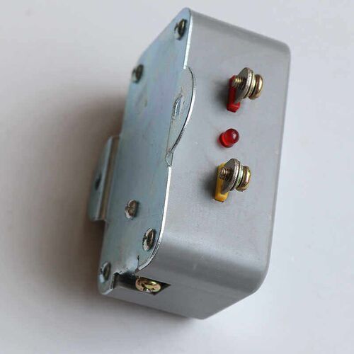 热销汽车货车农用车改装通用型12Av24v手动电子发电机充电调节器