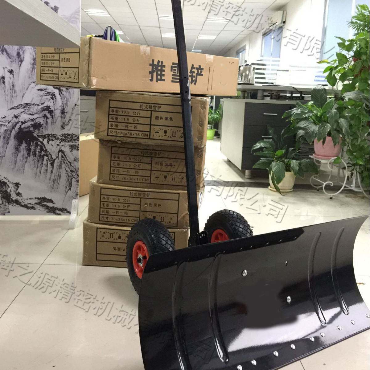 轮毂人工除雪铲 新型轮式环卫推雪铲 小型马路牙除雪淤泥铲冰设备