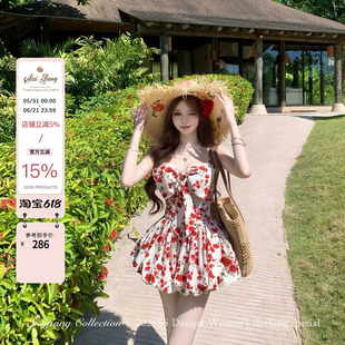 SISI JIANG“玫瑰甜茶”休闲度假风复古碎花蝴蝶结收腰吊带花苞裙