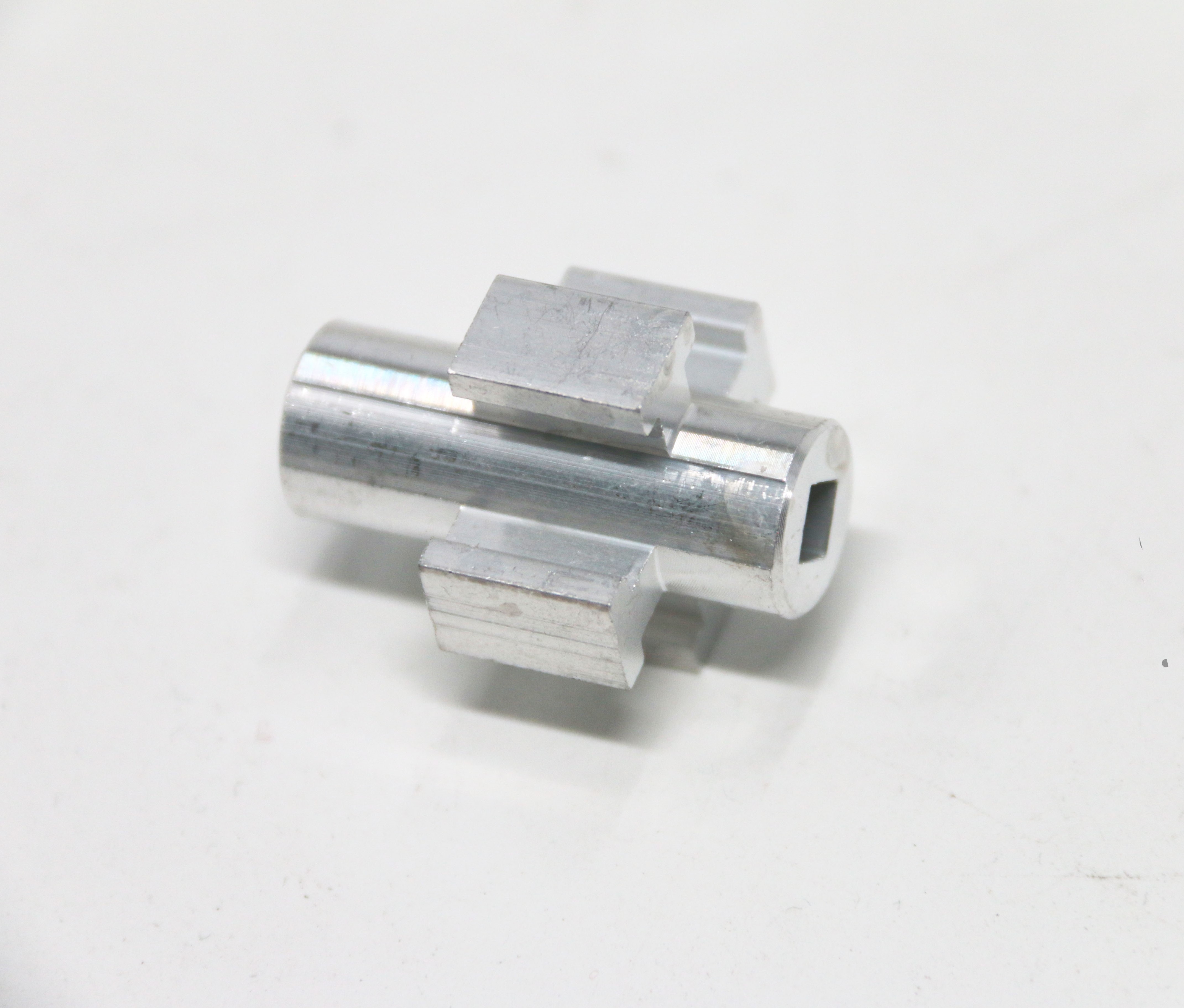 易控模型 DF7 YK4072  1/7短卡车  原厂配件 铝合金直轴固定座