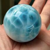 天然水晶海纹石大球摆件45.8mm玉化针钠钙石拉利玛多米尼无优化速