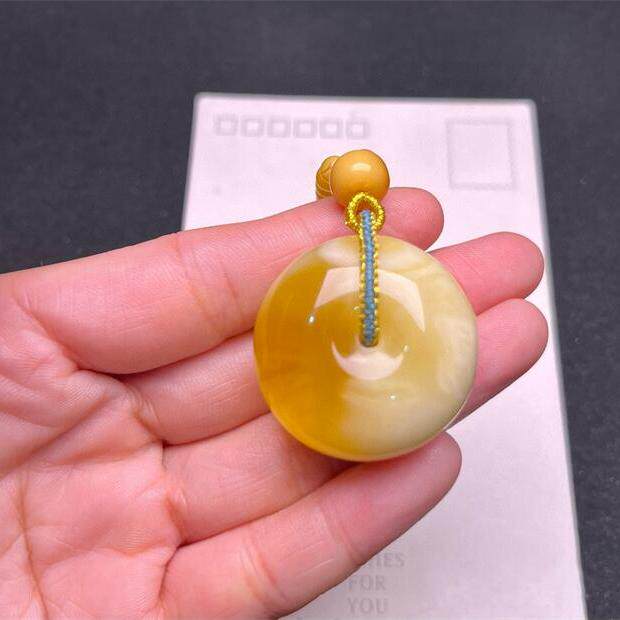 天然俄料原矿白花蜜蜡平安扣女款项链吊坠13.4克无优化无烤色