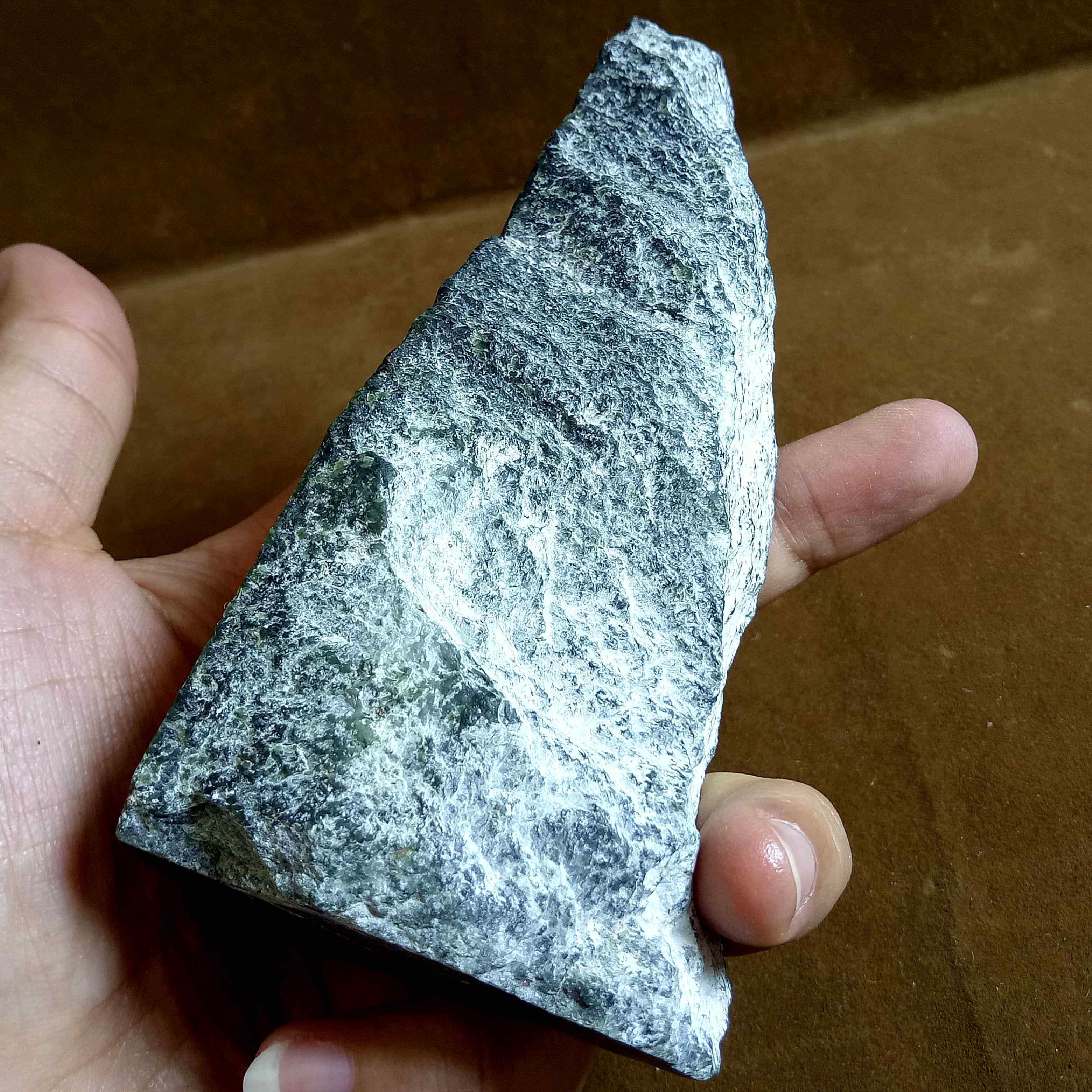 291g新疆和田黑青山料原石 黑羊脂塔青把件原料 特细油润山料