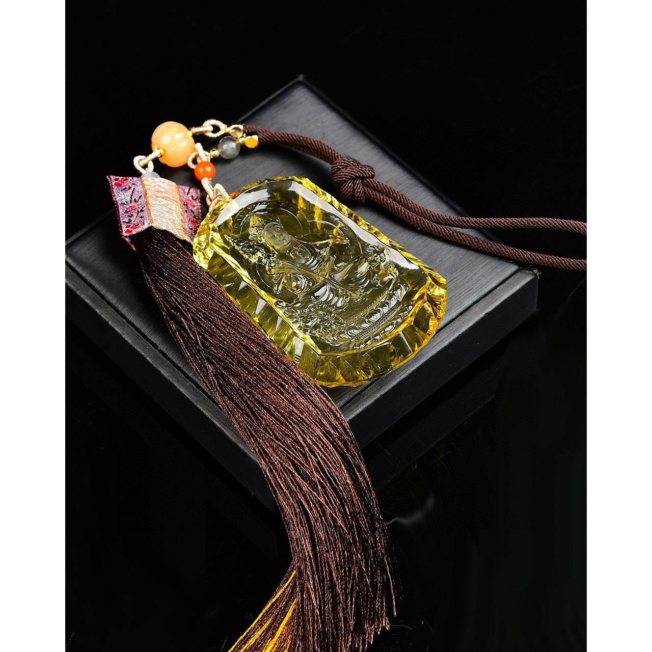 天然巴西黄水晶千禧面雕刻地藏王菩萨车挂 包挂 钻石切工 121克ss