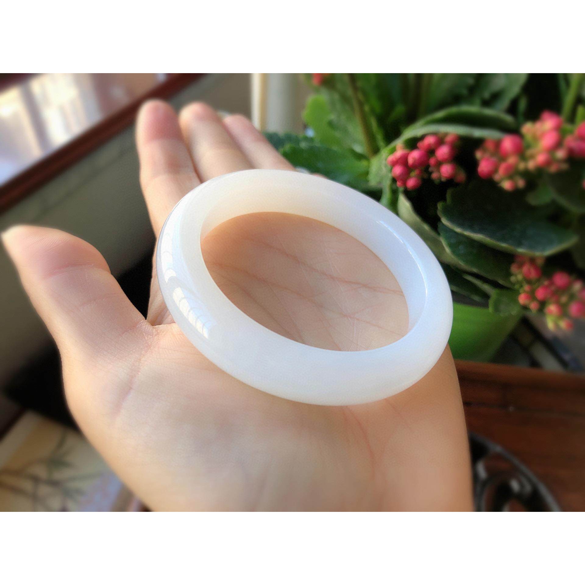 天然和田玉羊脂白玉54mm圈口玉手镯 老坑料 一级白 油润 柔和 xe0