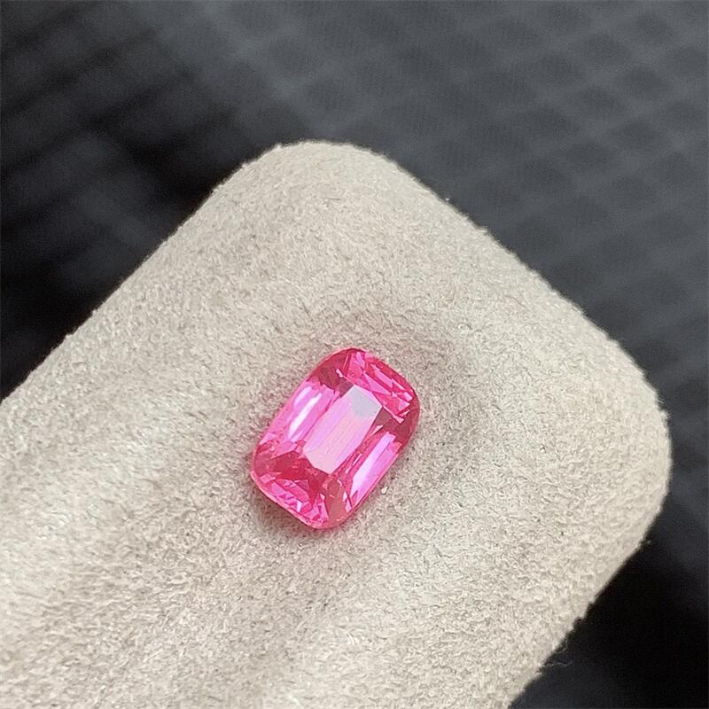 天然尖晶石枕形镶嵌裸石满火彩透耳钉耳坠手链1.06ct吉尔德证书悠
