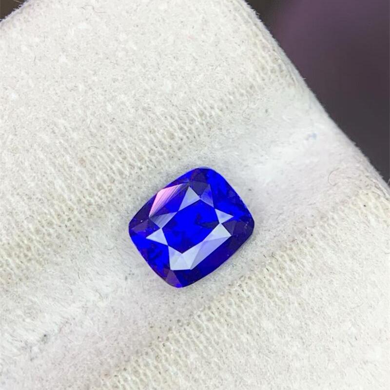 1.55克拉天然皇家蓝宝石镶嵌裸石晶体透火彩好GUILD国际证书悠