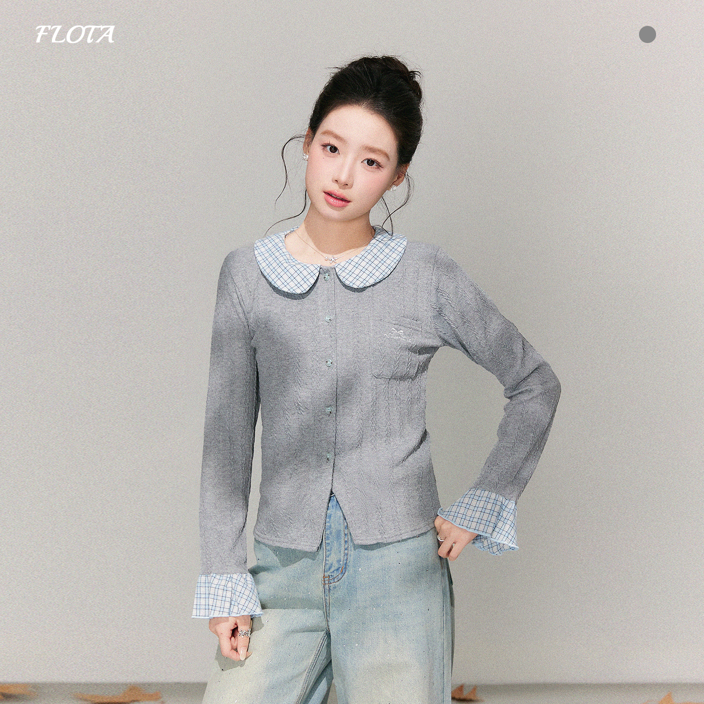 甜美风减龄格纹娃娃领拼接喇叭长袖针织衫秋季新款设计感短款上衣