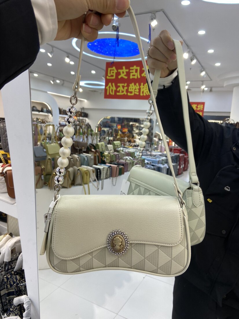 凯诗林热卖新款女包几何图案压花单肩斜挎包韩版时尚包包玛莎