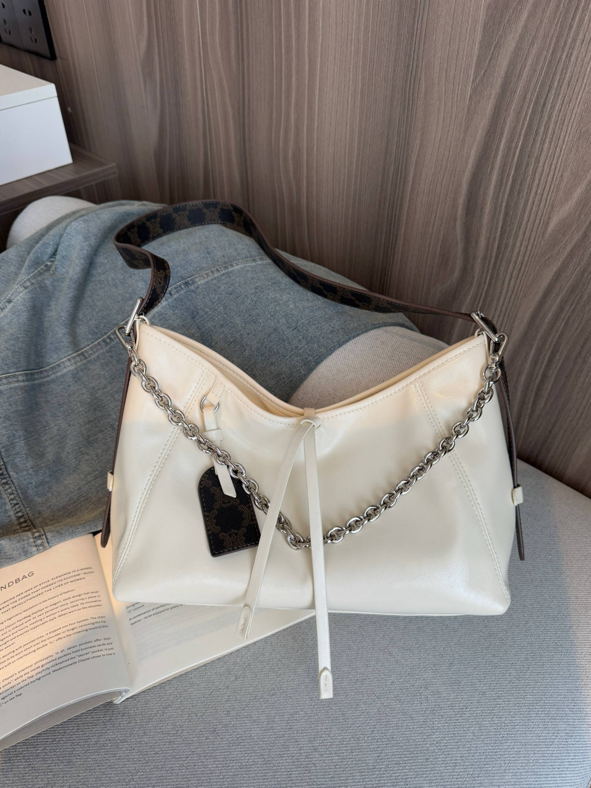 同丰5707新款极简设计腋下包软皮链条法棍包通勤百搭大容量包休闲
