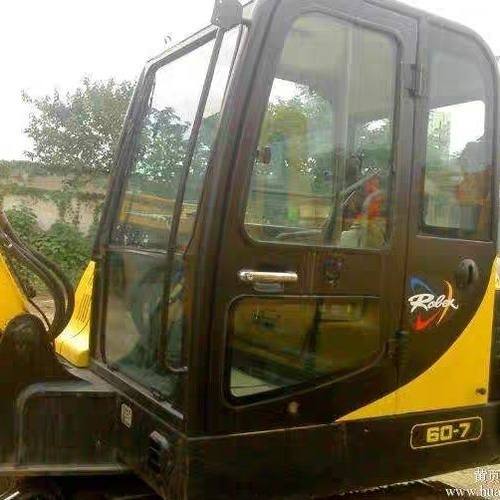 现代R60-7挖掘机玻璃VS钩