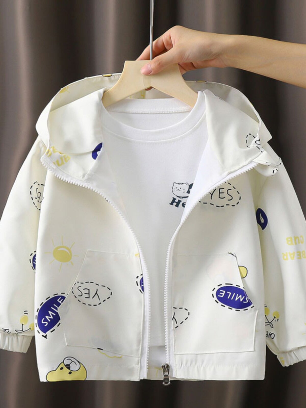 소년 재킷 가을 의류 2024 새로운 스타일 어린이 봄 가을 스타일 어린 소녀 스포츠 후드 탑 유행