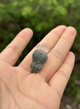 天然绿幽灵俏色兔兔爱白菜我自己手雕的可坠可摆