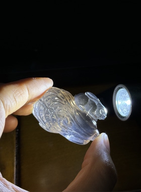 梦幻蓝光烟晶俏色巧雕钱灵兔纳财我自己纯手工雕刻的微棉的