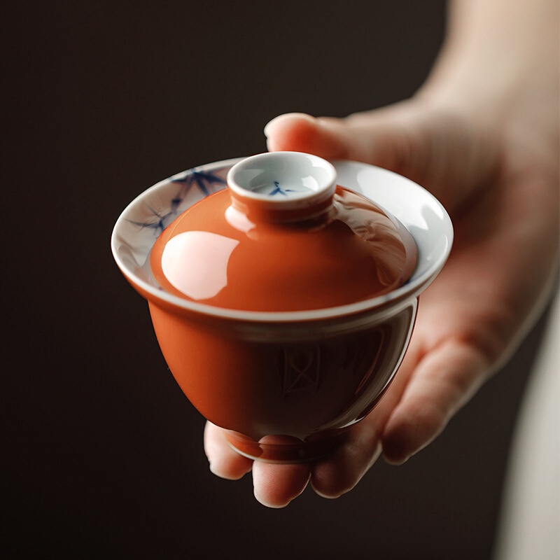 手绘青花隐竹小容量矾红盖碗