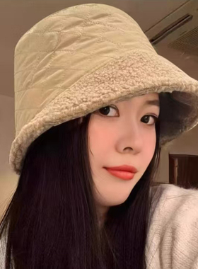 2025新款渔夫帽女秋冬羽绒棉菱形格水桶帽前长后短羊羔绒时尚百搭