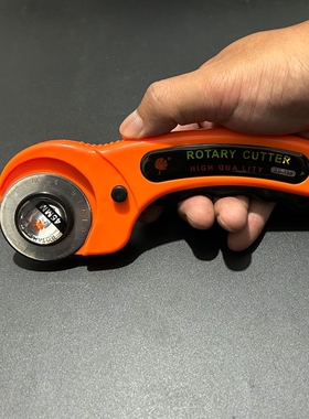 滚轮式裁纸刀虚线滚刀手工美工刀裁布刀圆形旋转波浪曲线切割皮革