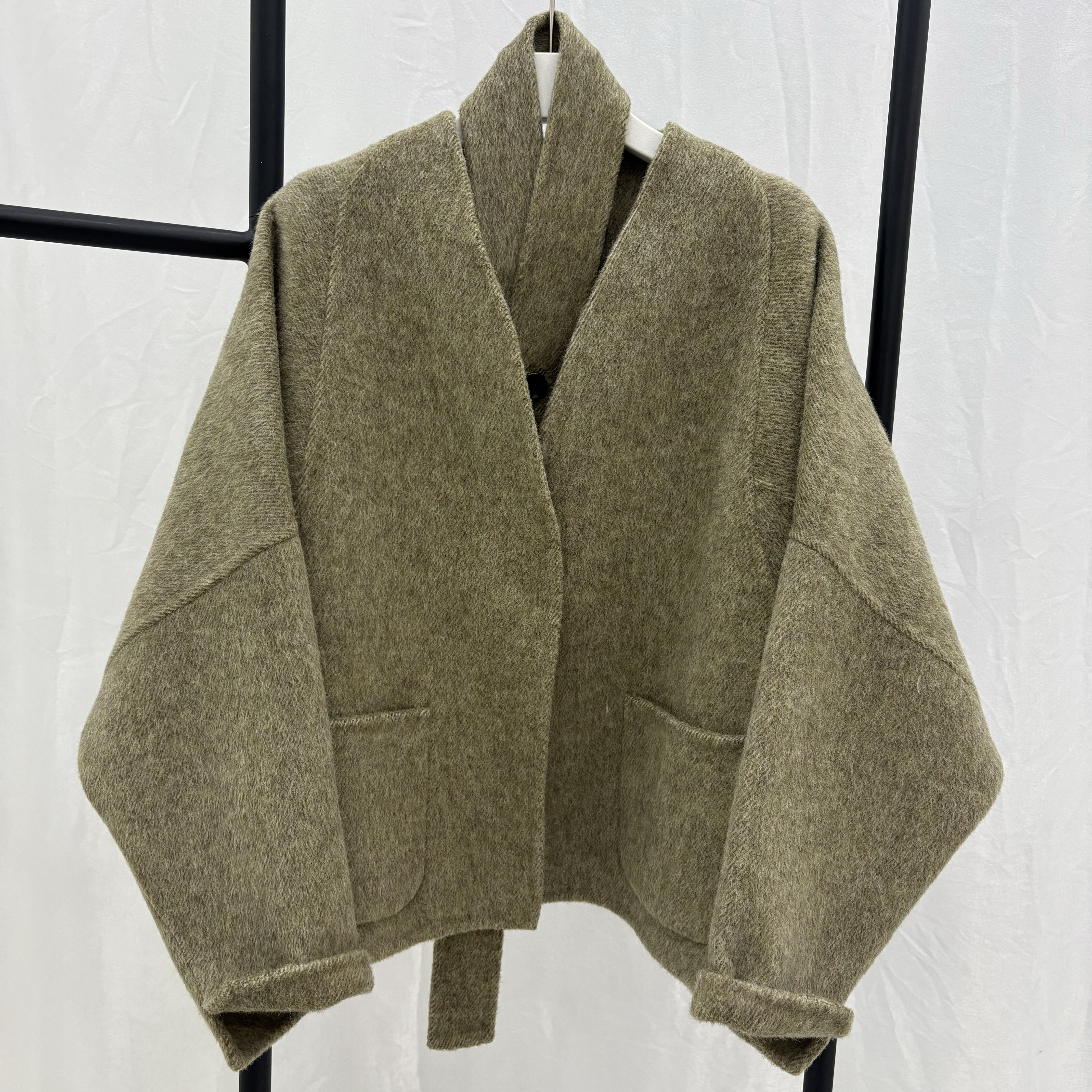 2025秋冬新款高级感无领双面山羊绒大衣女短款带围巾宽松羊毛外套,女装/女士精品,毛呢外套,淘宝优惠券,粉丝福利购,淘宝优惠卷