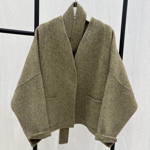 2025秋冬新款高级感无领双面山羊绒大衣女短款带围巾宽松羊毛外套