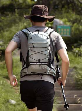 登山包女旅游轻便双肩包骑行男