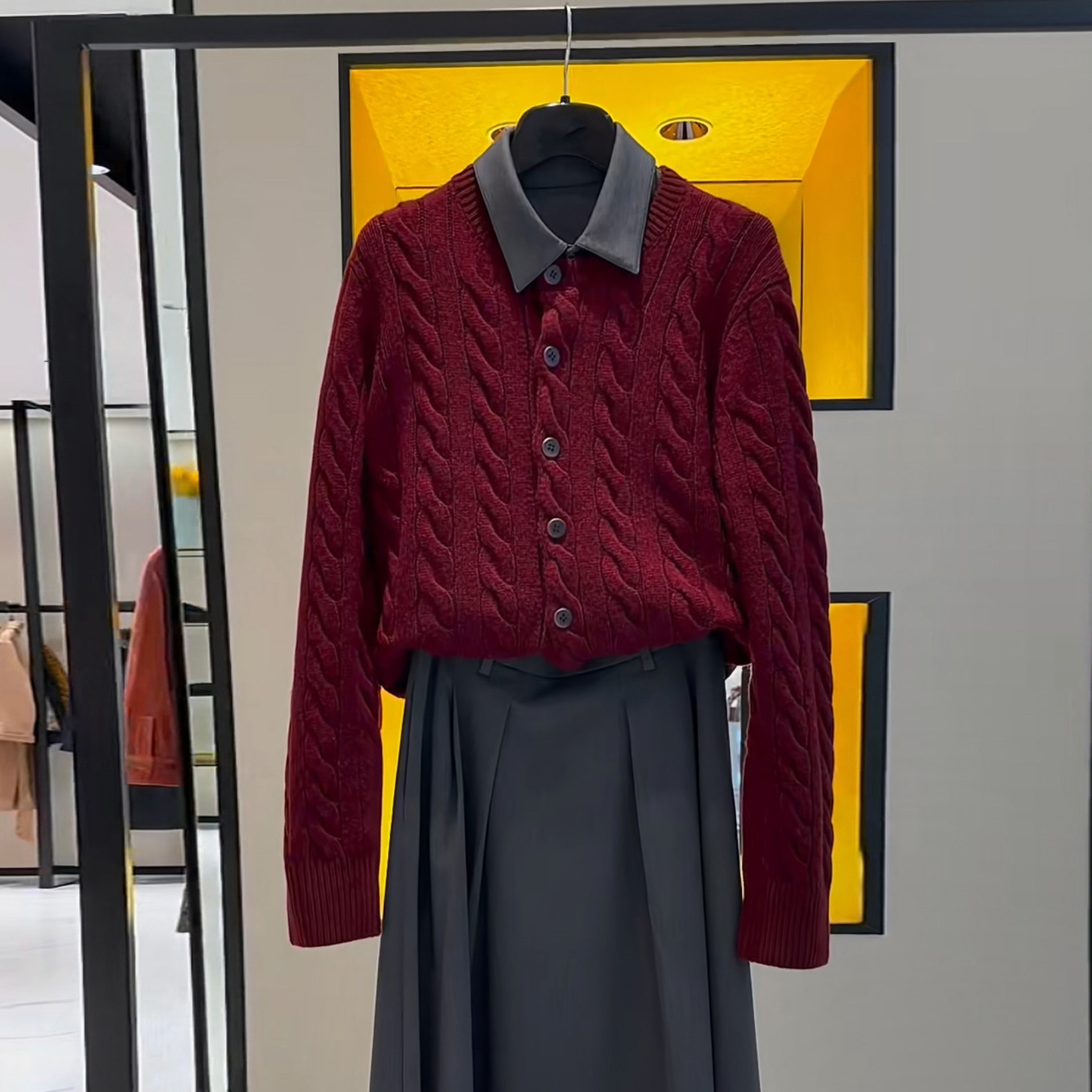 正品哥家新款2026秋装圆领麻花针织开衫女红色毛衣外套叠穿上衣