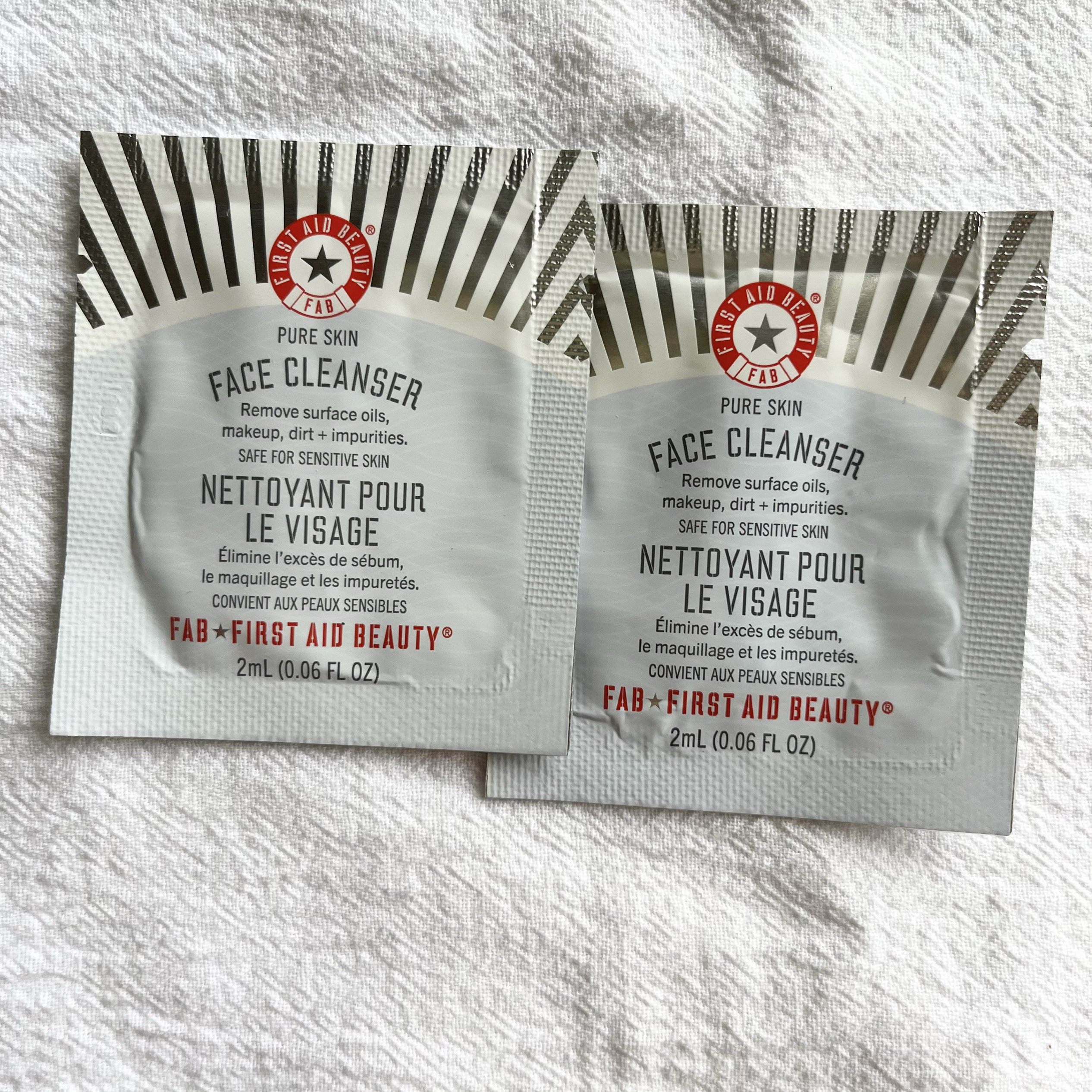 美国海淘First aid beauty FAB无皂基温和卸妆洁面乳2ML试用小样