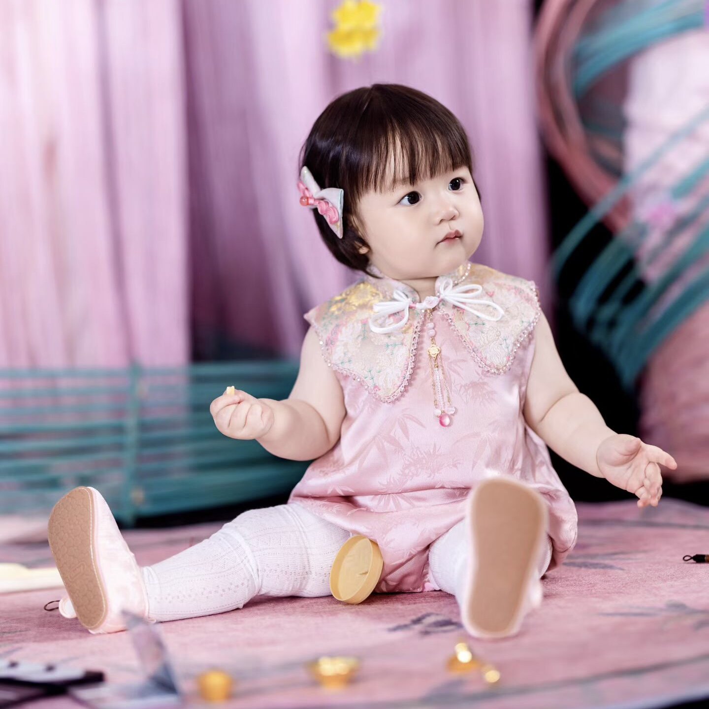 年服女宝中式粉色丝绒funin图片