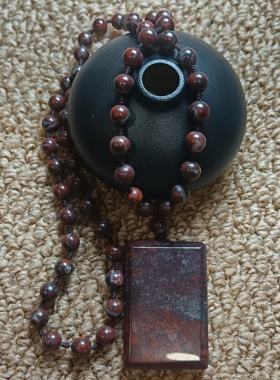 红伊丁红天宝长方形吊坠54*35*10搭配8mm同系项链平安无事牌1862