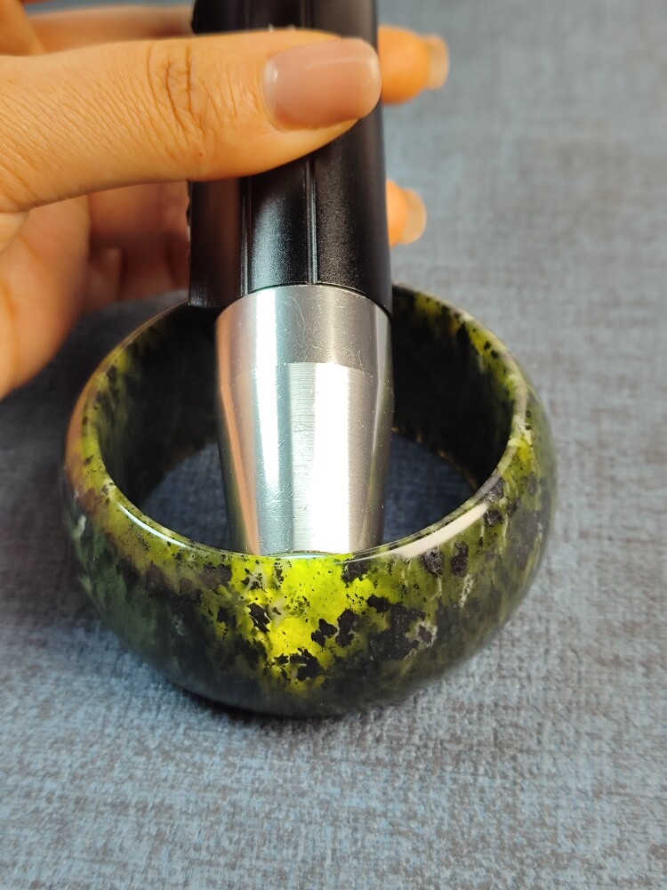 精品一图一物西藏药王石冰透玉化轮胎手镯宽形圈口60mm宽32mm9784
