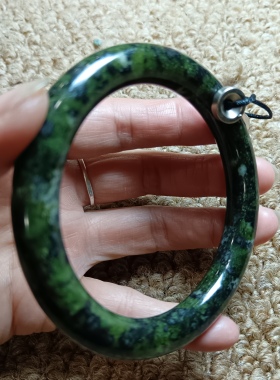 西藏药王石手镯冰透黄墨绿有磁圆条形贵妃镯圈口59.5mm宽10mm2198