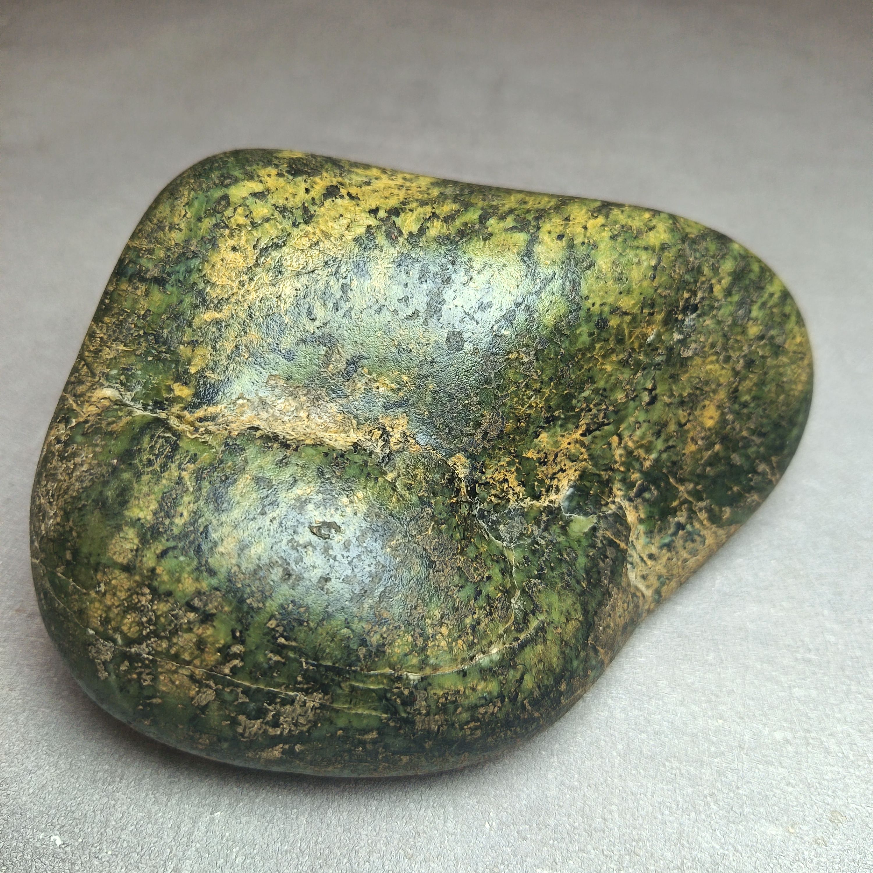 自然西藏药王石原石客厅办公室摆件养生强磁性金花12＊10#10491