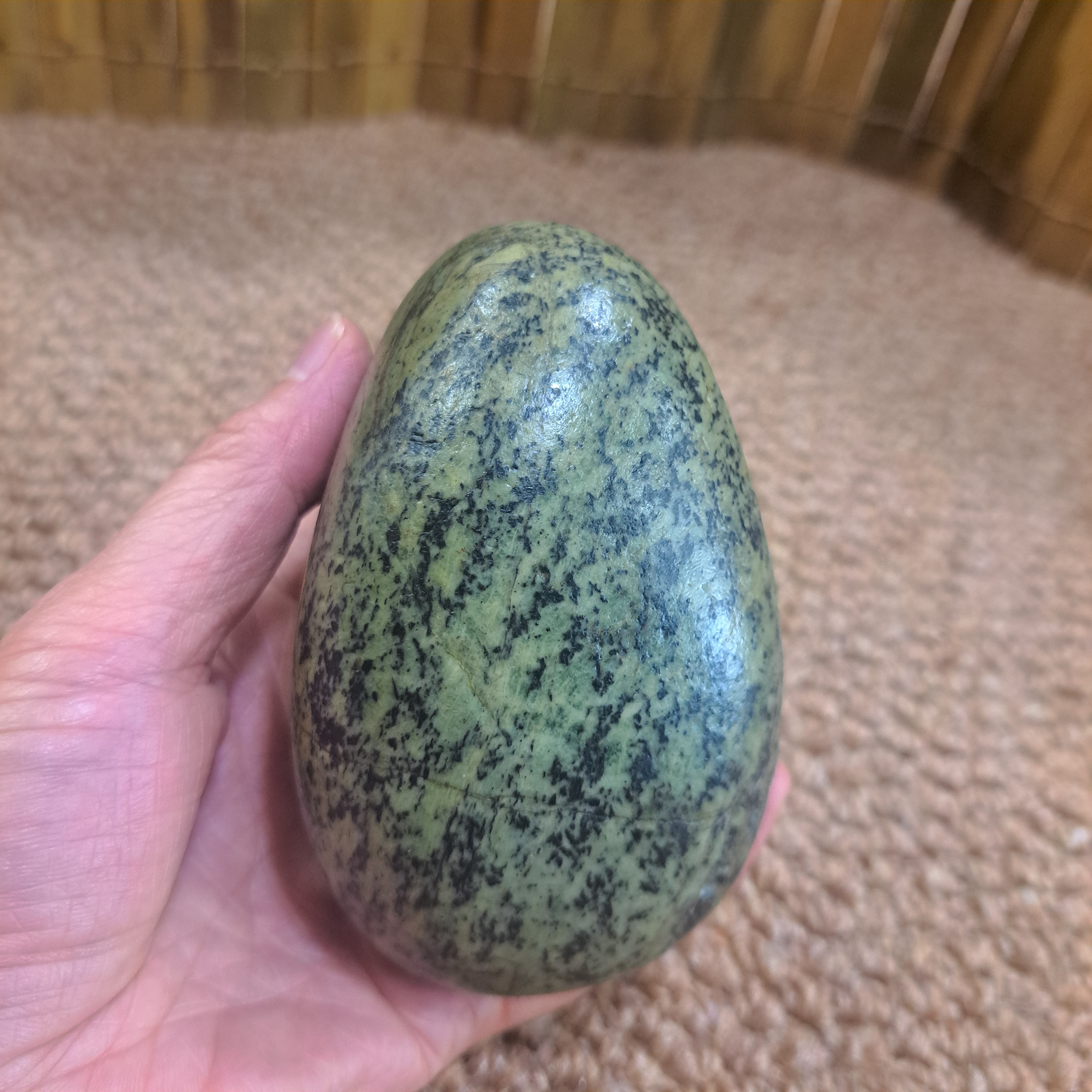 692克西藏藏玉药王石籽料草地西瓜绿把件强磁养生石线明显微瑕678