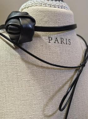 银色黑色蝴蝶结玫瑰项链高级感