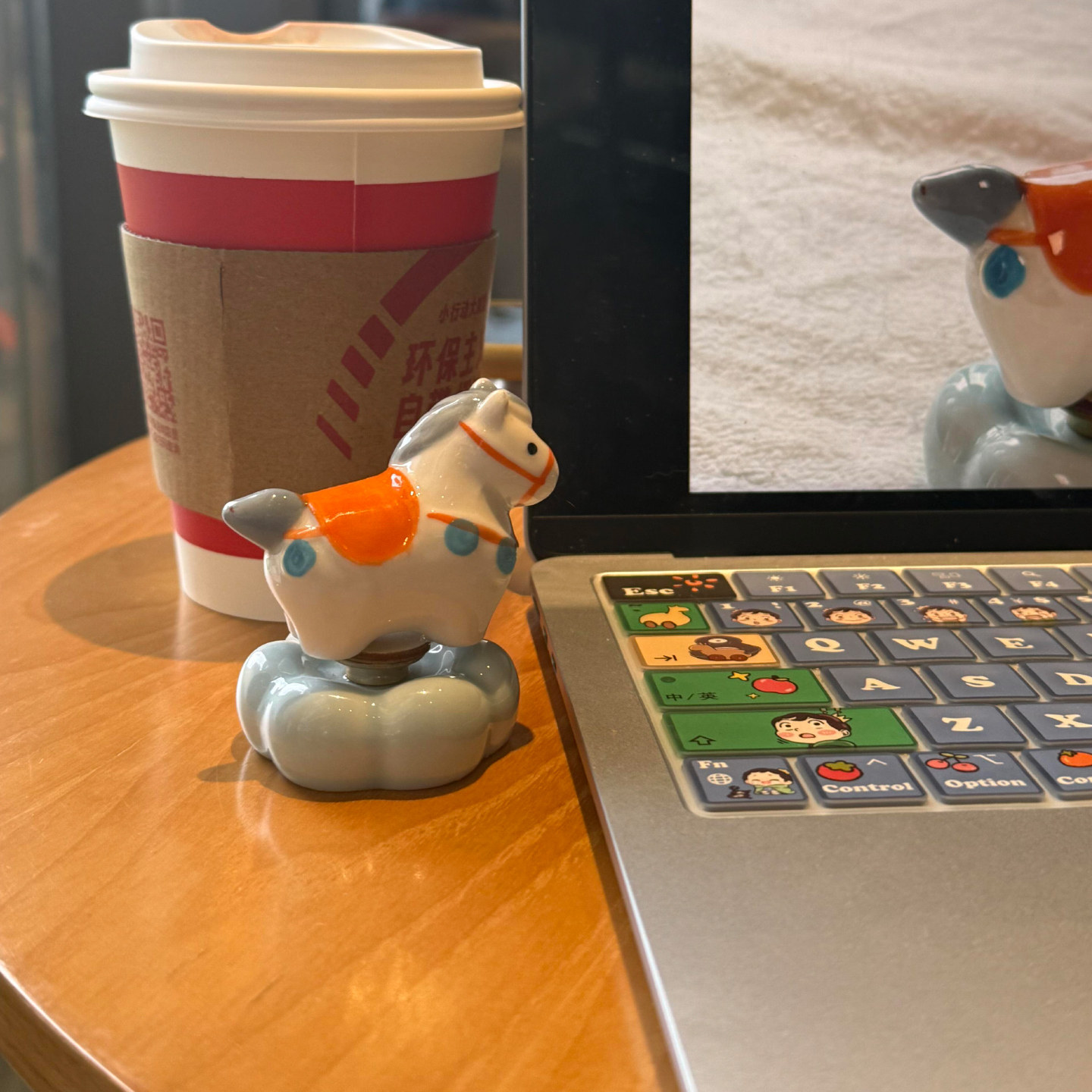 马上有钱时来运转景德镇陶瓷转转小马摆件办公室解压治愈新年礼物