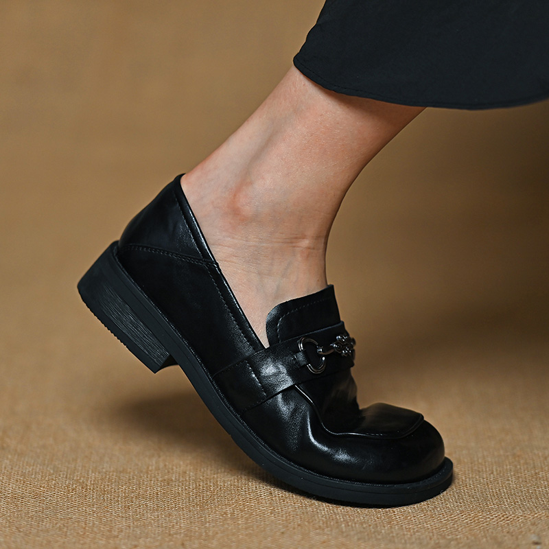 黑色英伦风牛皮宽圆头乐福鞋女