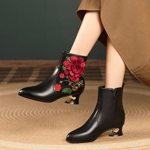 东方韵味~民族风立体绣花牛皮短靴女国风新中式真皮中跟短筒靴子