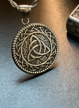 凯尔特三角结-古法钛钢项链复古欧美维京重工中古长款不掉色项坠
