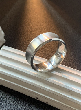 尘沦-不掉色钛钢戒指高级感男潮清冷食指磨砂自律饰品不掉色指环
