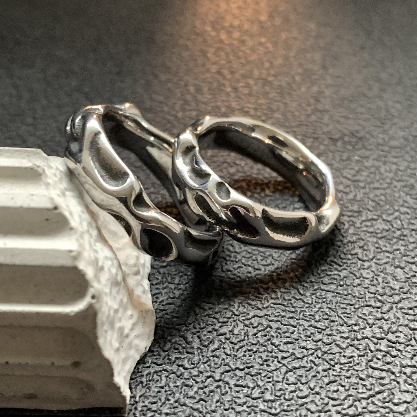 青藤之恋-莫比乌斯风格复古钛钢戒指长久情侣食指叠戴不掉色指环