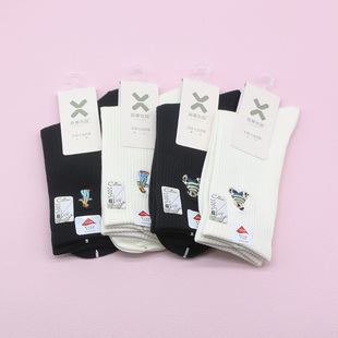 西客优品  秋冬百棉黑白刺绣组合吸汗无骨中筒学生成人女袜HG1761