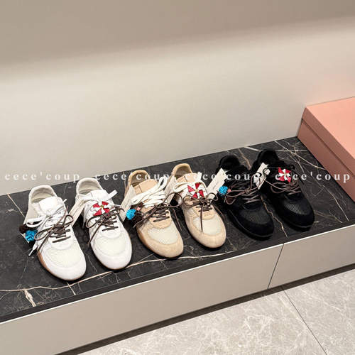 26FW绒球挂件平底网面德训鞋女