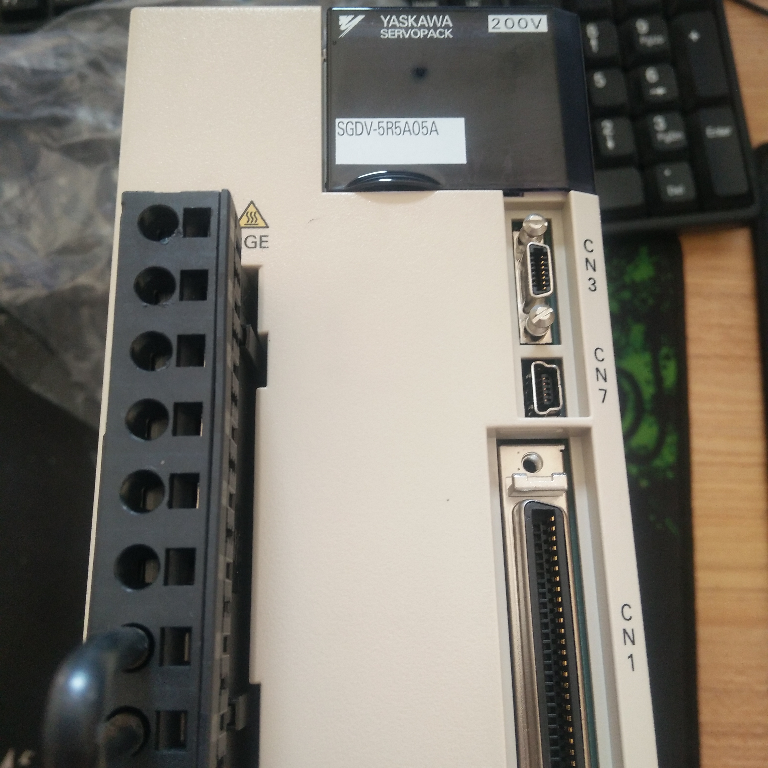 SGDV-5R5A05A原装安川750W伺服驱动器全新质保一年现货包邮询价