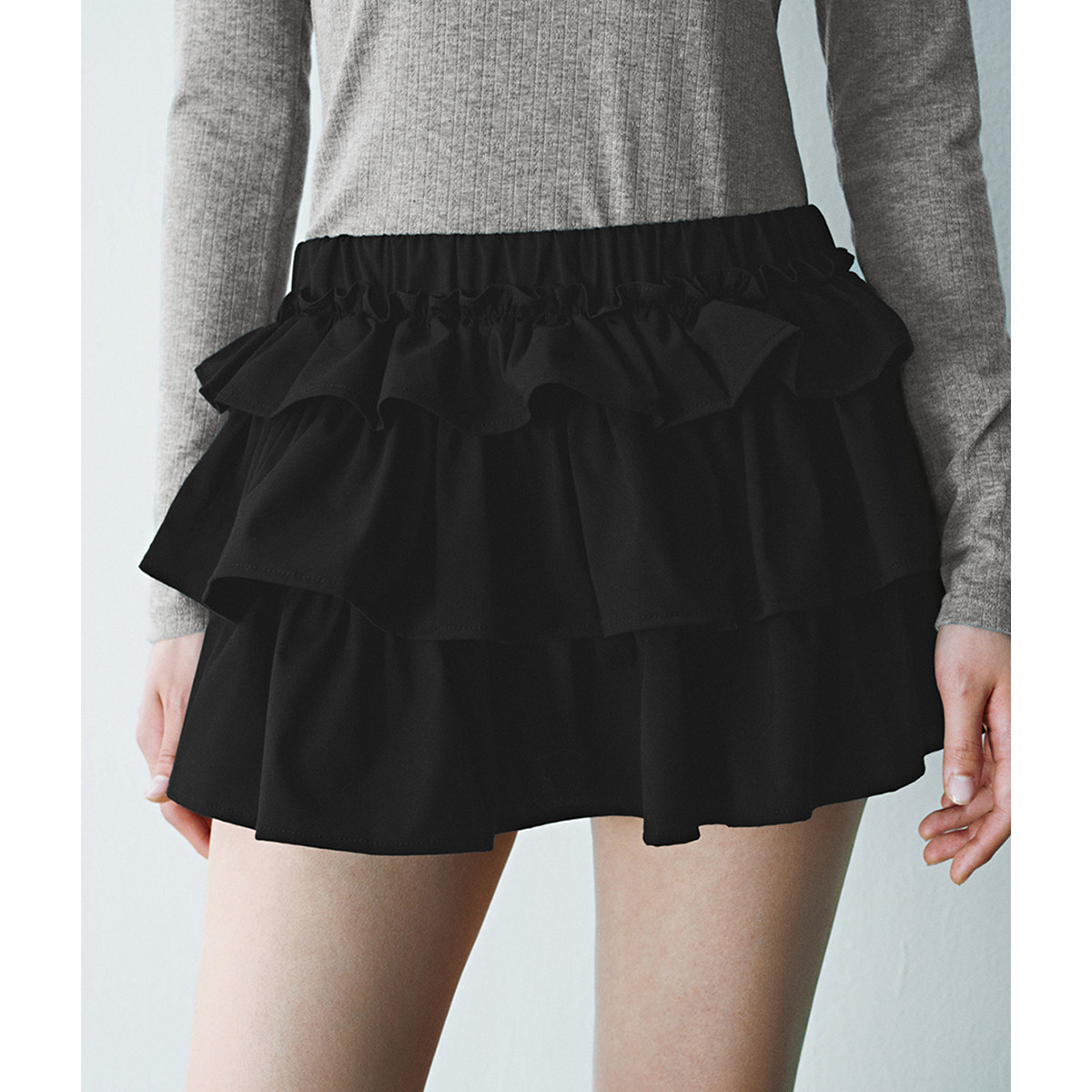 UR&DC2025春季新款芭蕾风气质蛋糕荷叶边叠层黑色短款半裙女短裙
