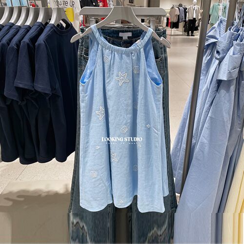 UR&DC2026夏季新款超宽松休闲度假海岛风刺绣系带蓝色无袖连衣裙