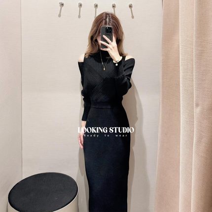 UR&DC2024秋季新款法式气质慵懒设计感拼接镂空露肩针织连衣裙女